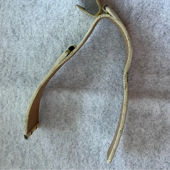 LOUIS VUITTON Cream Ivory Vernis Patent Leather WATCH BAND NO Metal Buckle - Picture 6 of 14